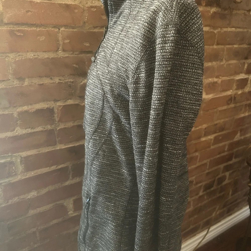 Lululemon Coco Pique Black White Define Classic Jacket, 10, Pristine! - Picture 12 of 13